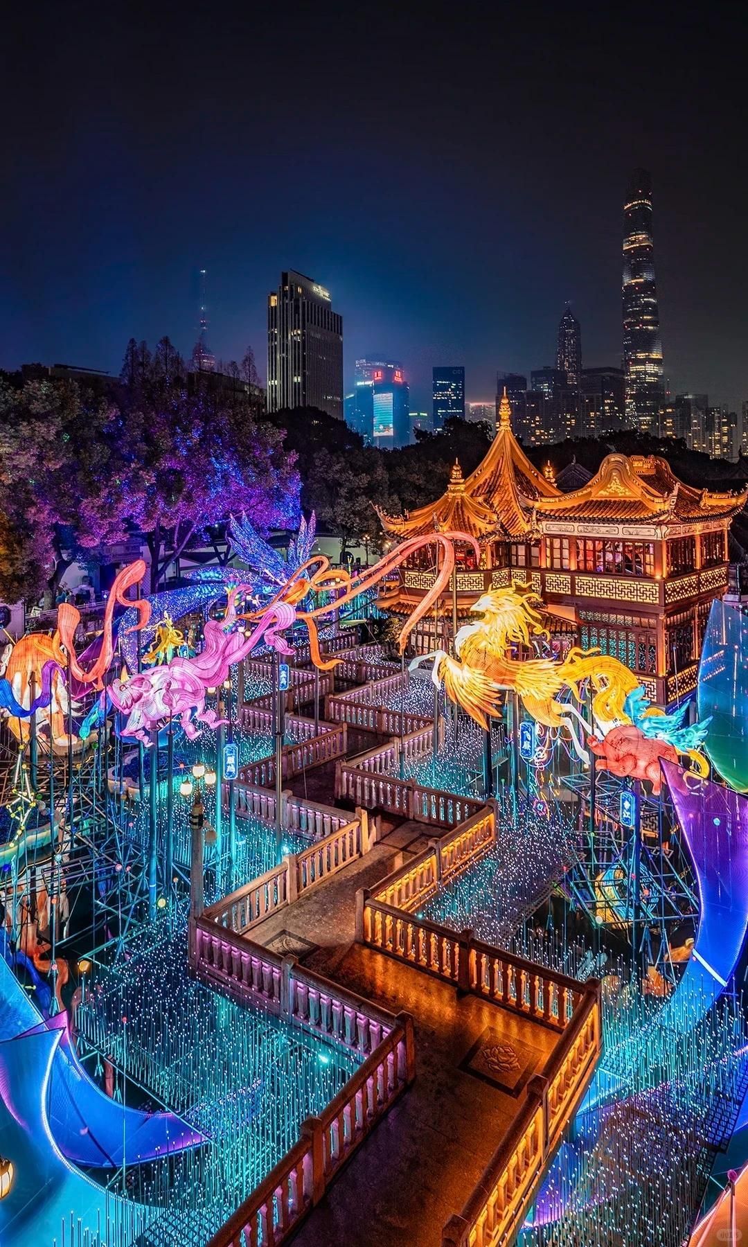 Yuyuan Garden and the City God Temple bazaar lit up in the evening
